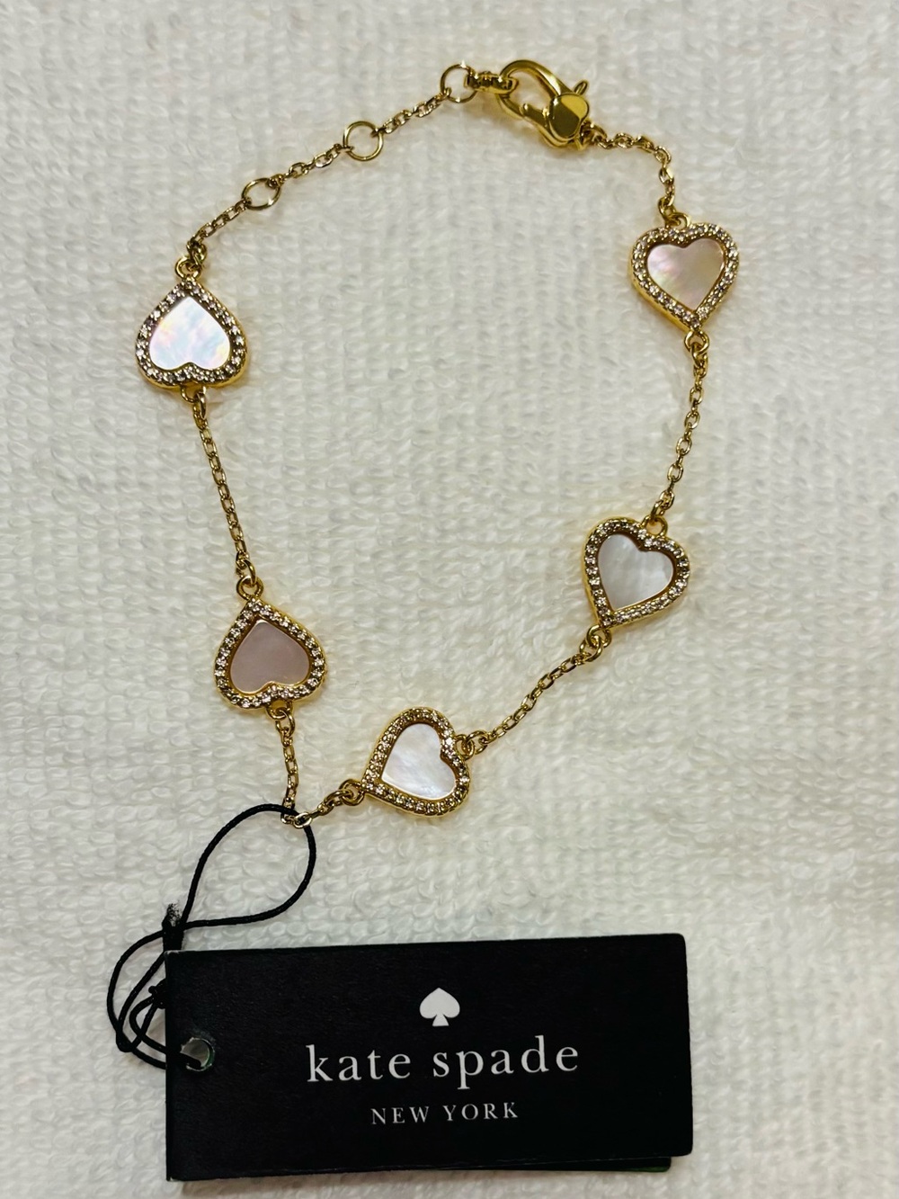 NWT Kate Spade Reversible Gold-tone Bracelet with Mother of Pearl & Gold Hearts - Picture 3 of 4